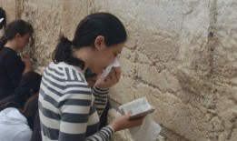 娱乐吃瓜君订婚,幸福牵手，共筑爱巢